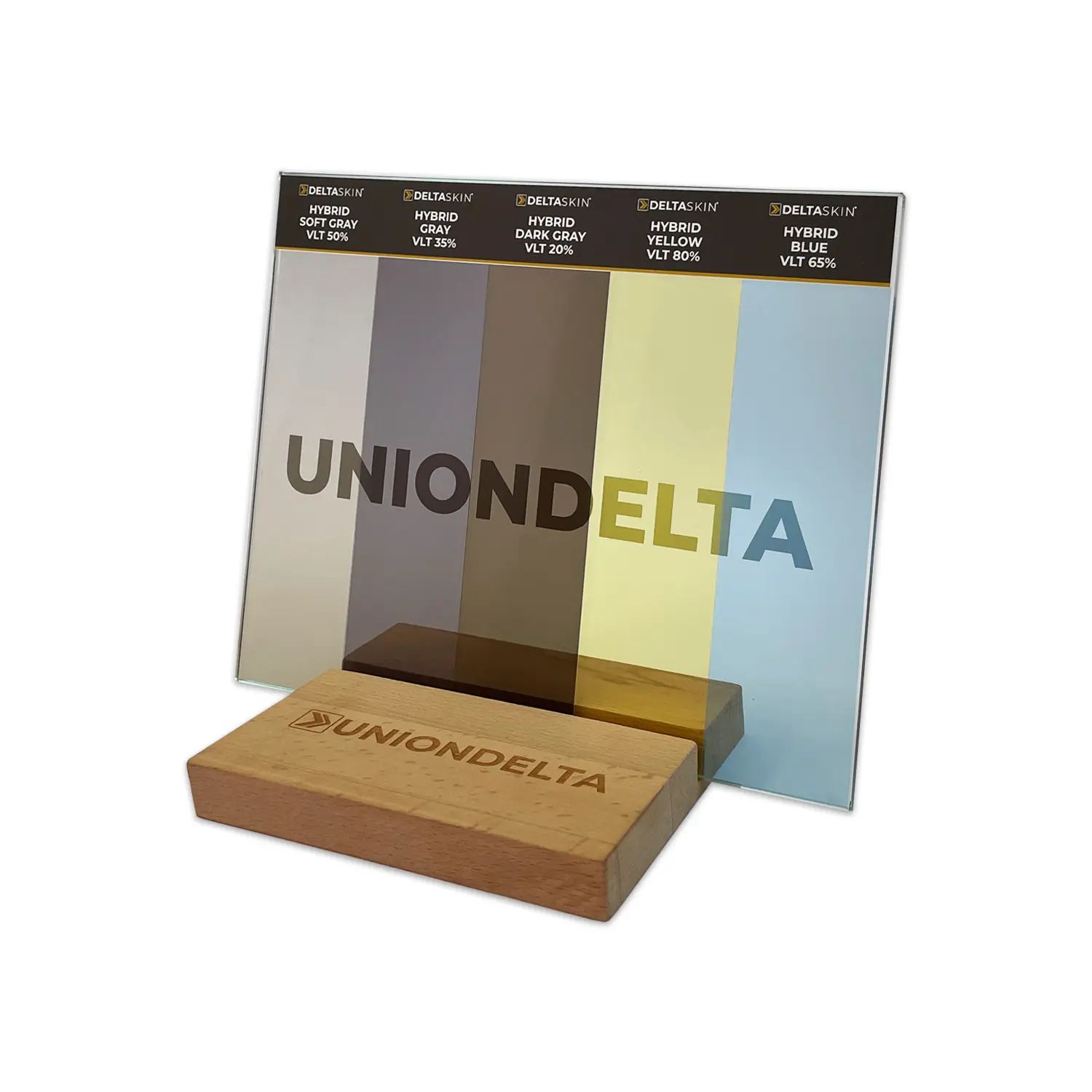 Демостекло с образцами гибридных пленок для оптики, 25x20 см, на деревянной подставке